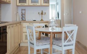 Shabby Apartment Leni